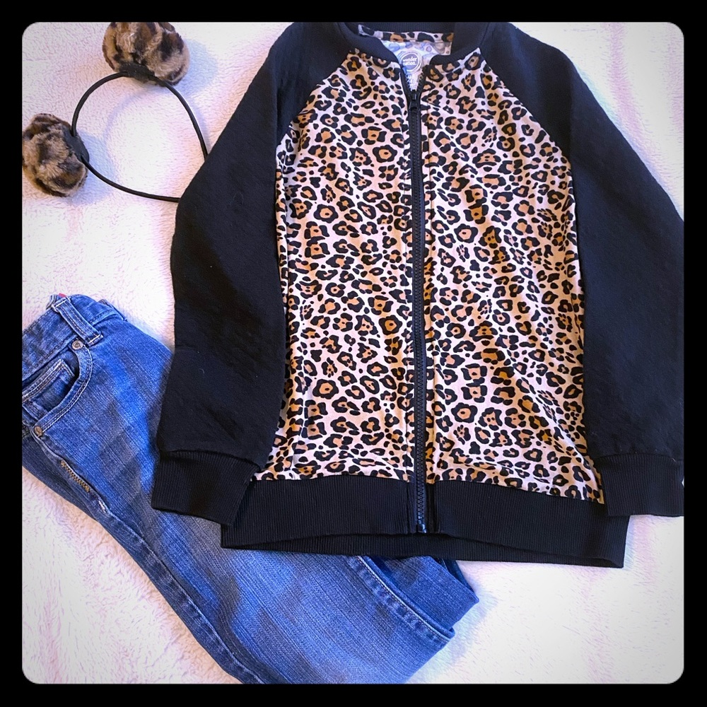 Leopard print jacket with jeans and headband
